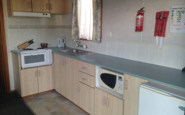 Golden Country Motel & Caravan Park