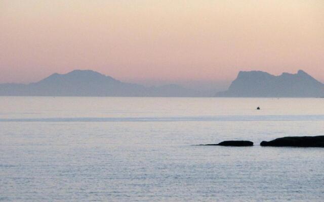 Estepona Frontline Beach Homely 3 bedrooms duplex with amazing views