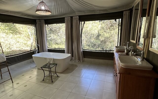 Olesamara Collection