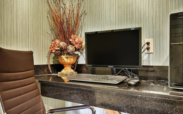 Best Western Marlin Inn & Suites