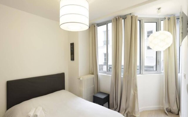 Sleek Apartments Near Saint Germain