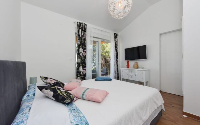 Beachfront Sun Garden Villas