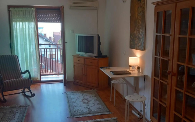 Cosy Rooftop studio with balcony