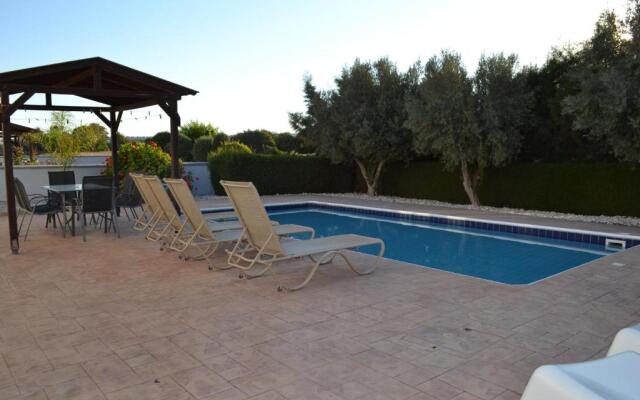Makronissos Beach Villas