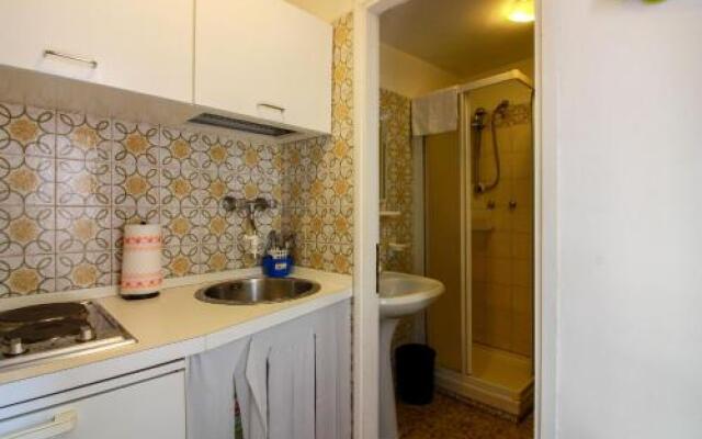 Santi Apostoli Apartment