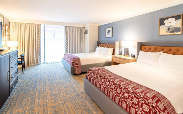 Williamsburg Lodge, Autograph Collection