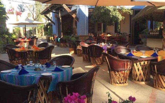 El Encanto Inn