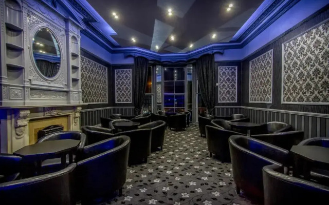 The Carlton Hotel
