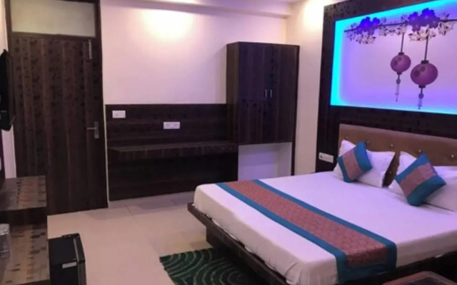 Goroomgo Bajrang Paharganj New Delhi