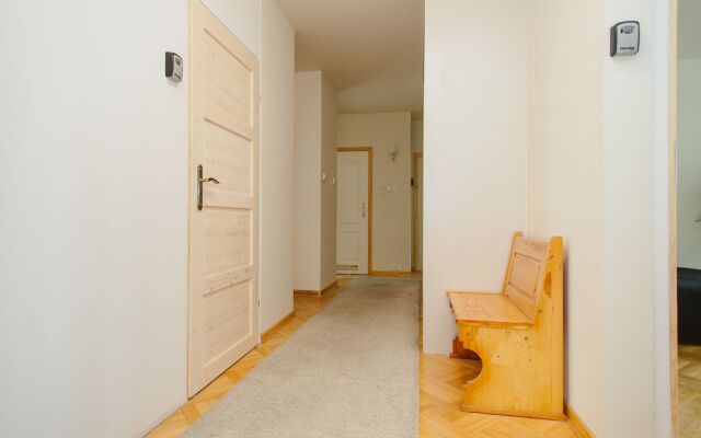Lucka Rooms - Indian Summer B24.5