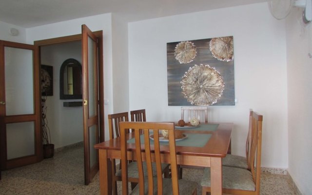 4 Bedrooms Seaview Apartment