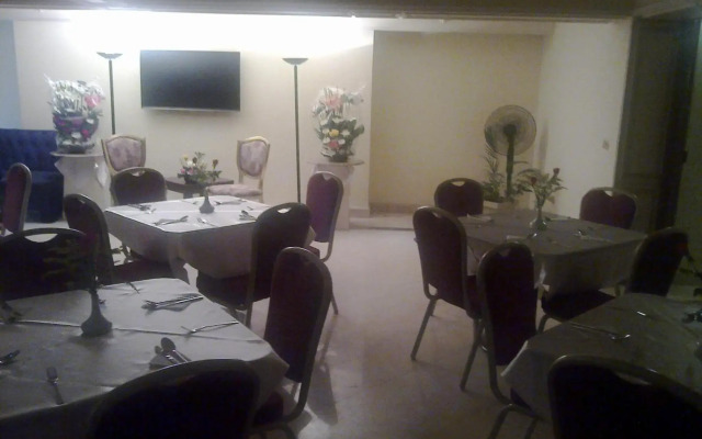 Kanzy Hotel