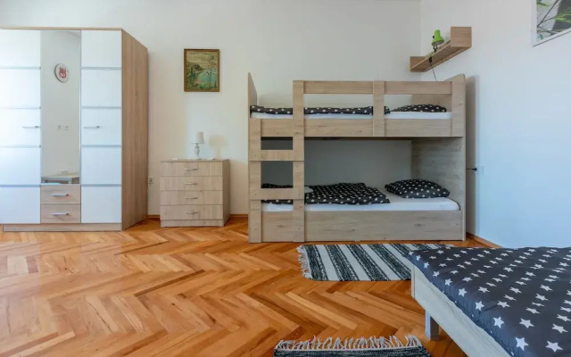 House Tinac