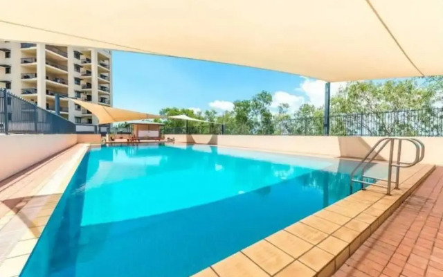 Waterfront Retreat Sea Views - Huge Pool - BBQ