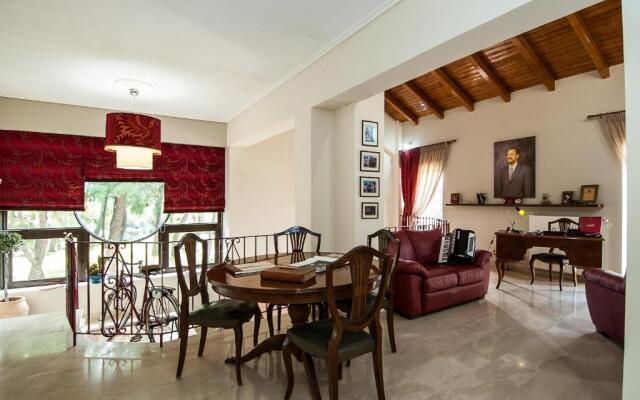 Maison Du Maire Luxury Villa