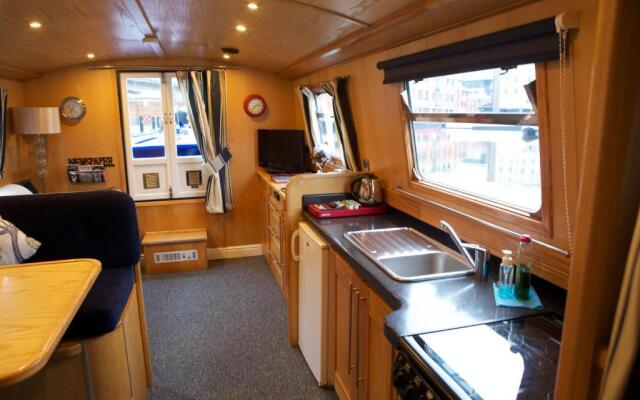 Houseboat Hotels