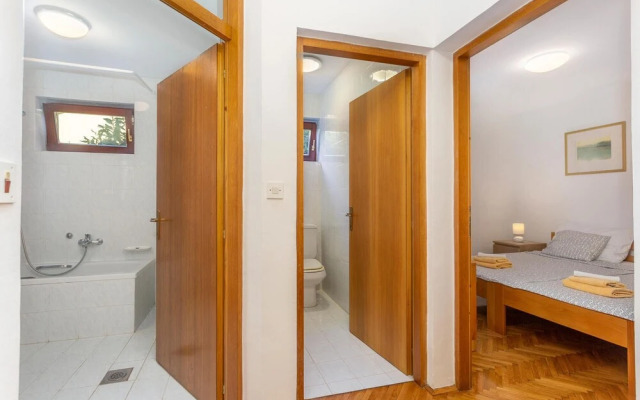 Awesome Home in Njivice With Wifi and 2 Bedrooms