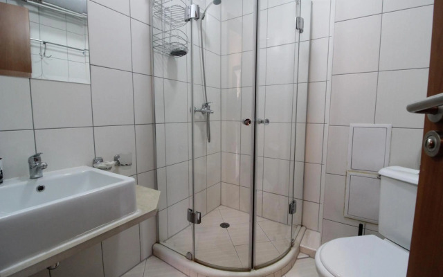 Pine Tree Apartment D34