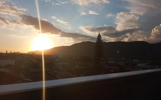 Apartamento com Internet e garagem FREE ! PRAIA GRANDE