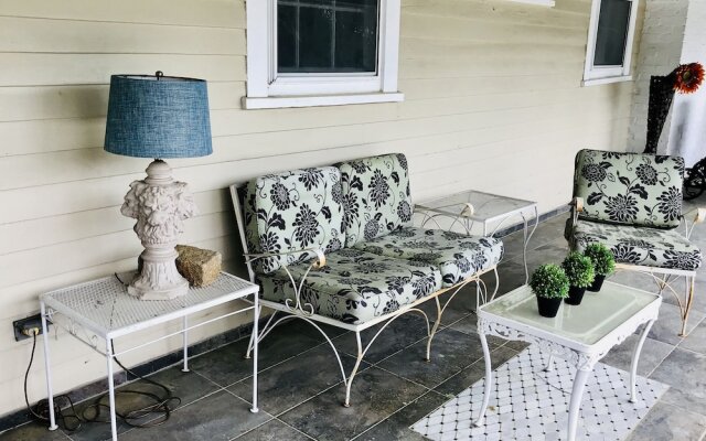 Clevedale Historic Inn and Gardens