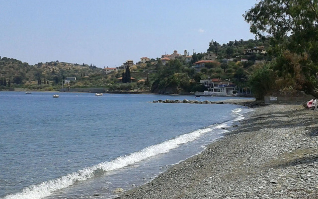 Apelon Tiritas Villas