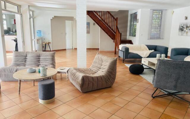 Maison villa 4 chambres Piscine jacuzzi 5mn de la plage