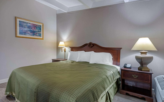 Rodeway Inn