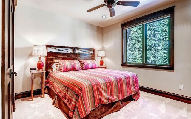 Rocky Mountain Lodge