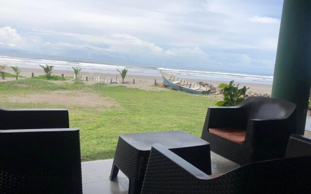 Sambo Mambo Beach Hotel