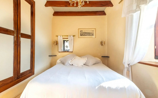 Plush holiday home in Altillac with a private swimming pool
