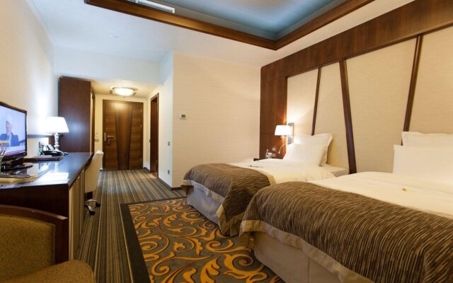 Metropolis Hotel