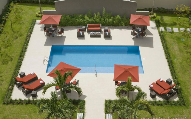 Courtyard by Marriott Panama Metromall
