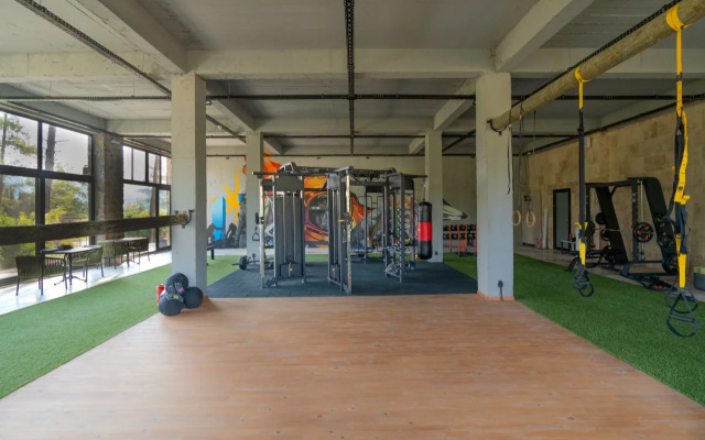 Izz Getaway – Adults Only