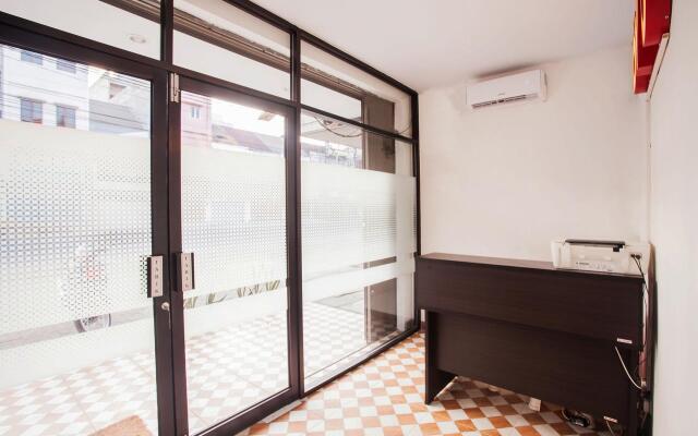 OYO 2720 Sutomo Inn