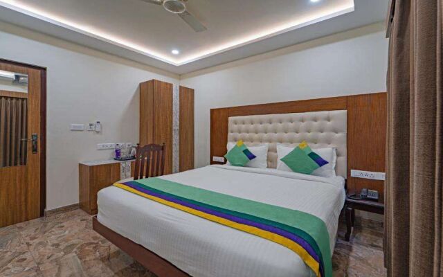Treebo Aaravi Residency, 800 Mtrs From Promenade Beach