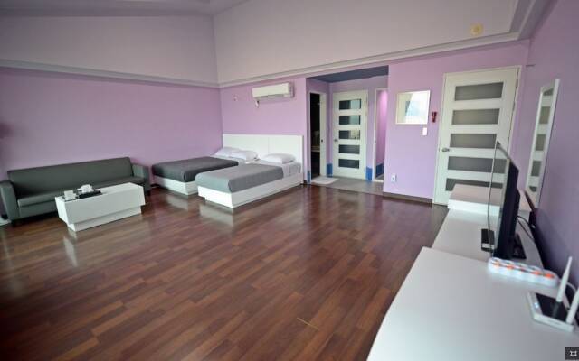 Pine Beach Hotel