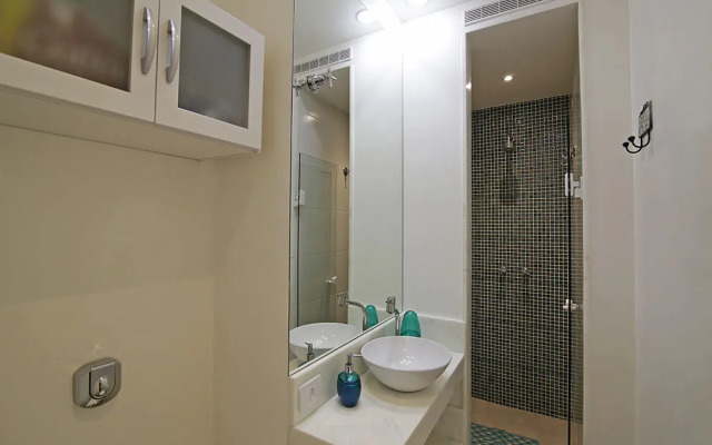 LinkHouse Beautiful High Floor 1-BDR c2-0036