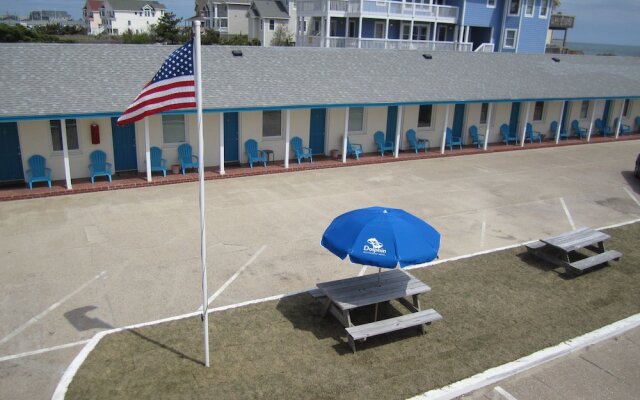 Dolphin Oceanfront Motel