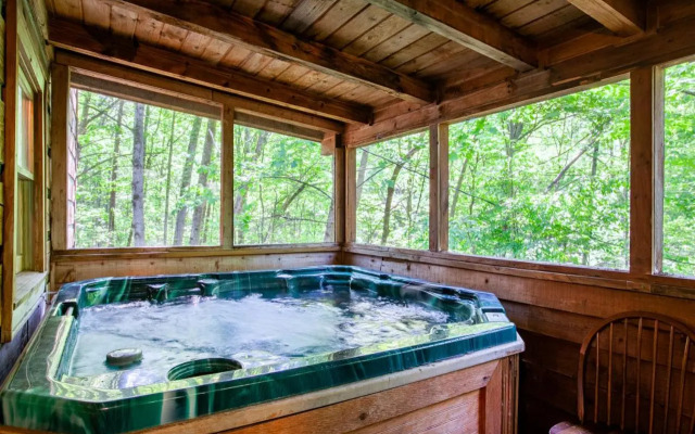 The Hartland - Hot Tub, Jacuzzi, Fireplace