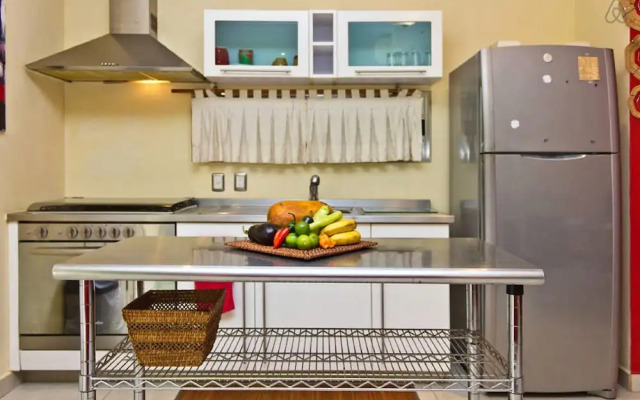 Sweet Capri by SunandSea