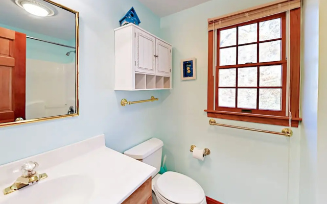 Cape Cod Bay - 4 Br Home