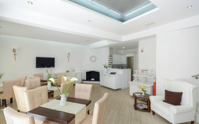 Adriani Hotel