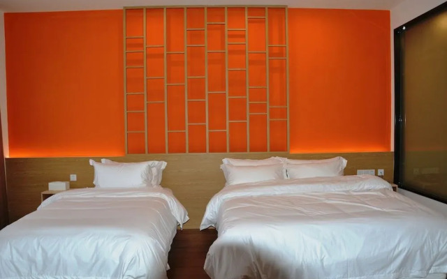 Carton King Hotel