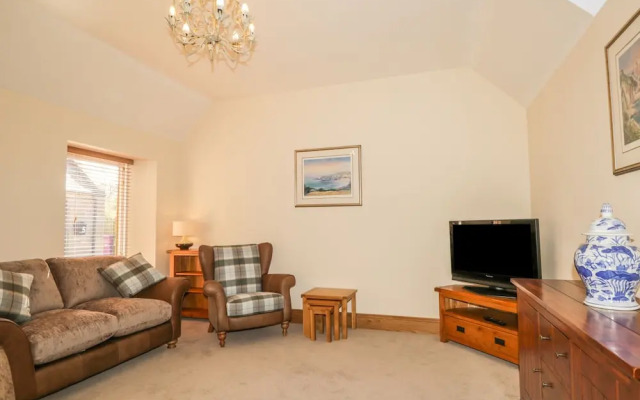 5 Williamston Steading