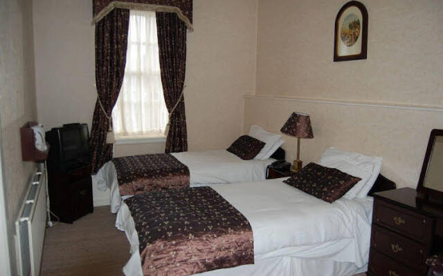 Dooly's Hotel