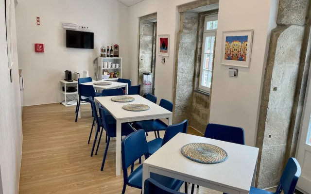 Partenope Hostel and Suites