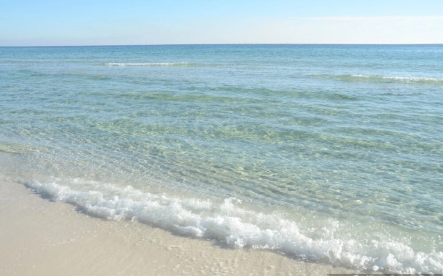 Shoreline 3084 Condo by RedAwning