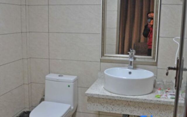 Lujiang Luping Business Hotel