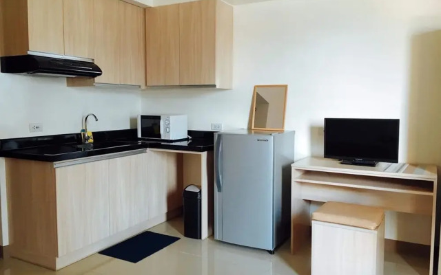 21 Flr Highrise And Seaview Near Ayala