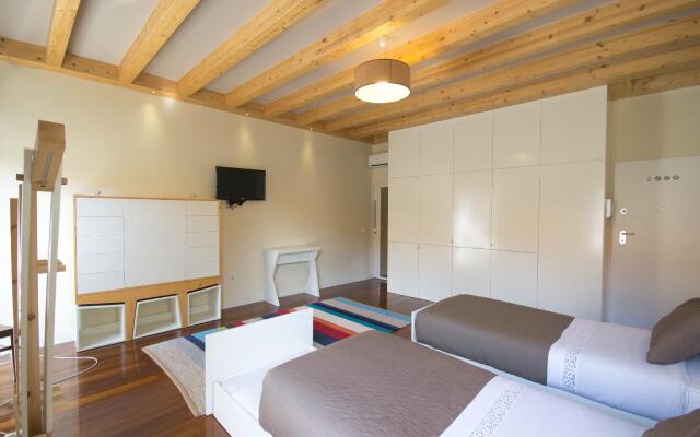 Room in Apartment - Stay in Historic Area of Porto